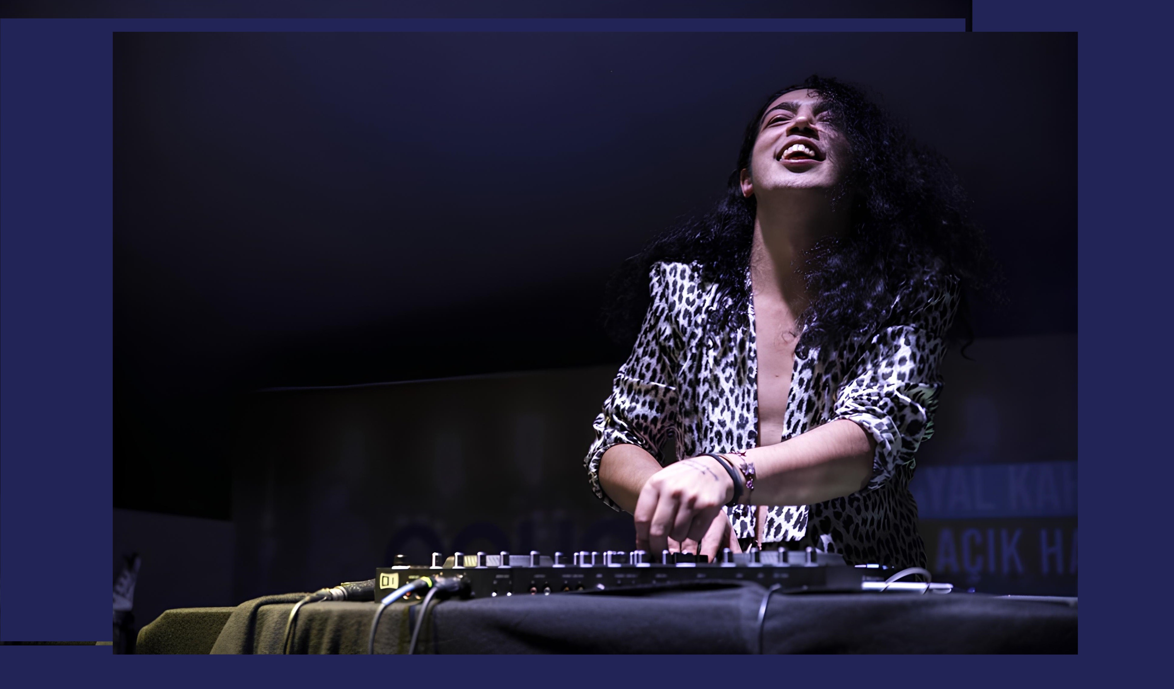 Dj Ali Taş ile 90'lar 2000'ler Türkçe Pop Gecesi  Konseri