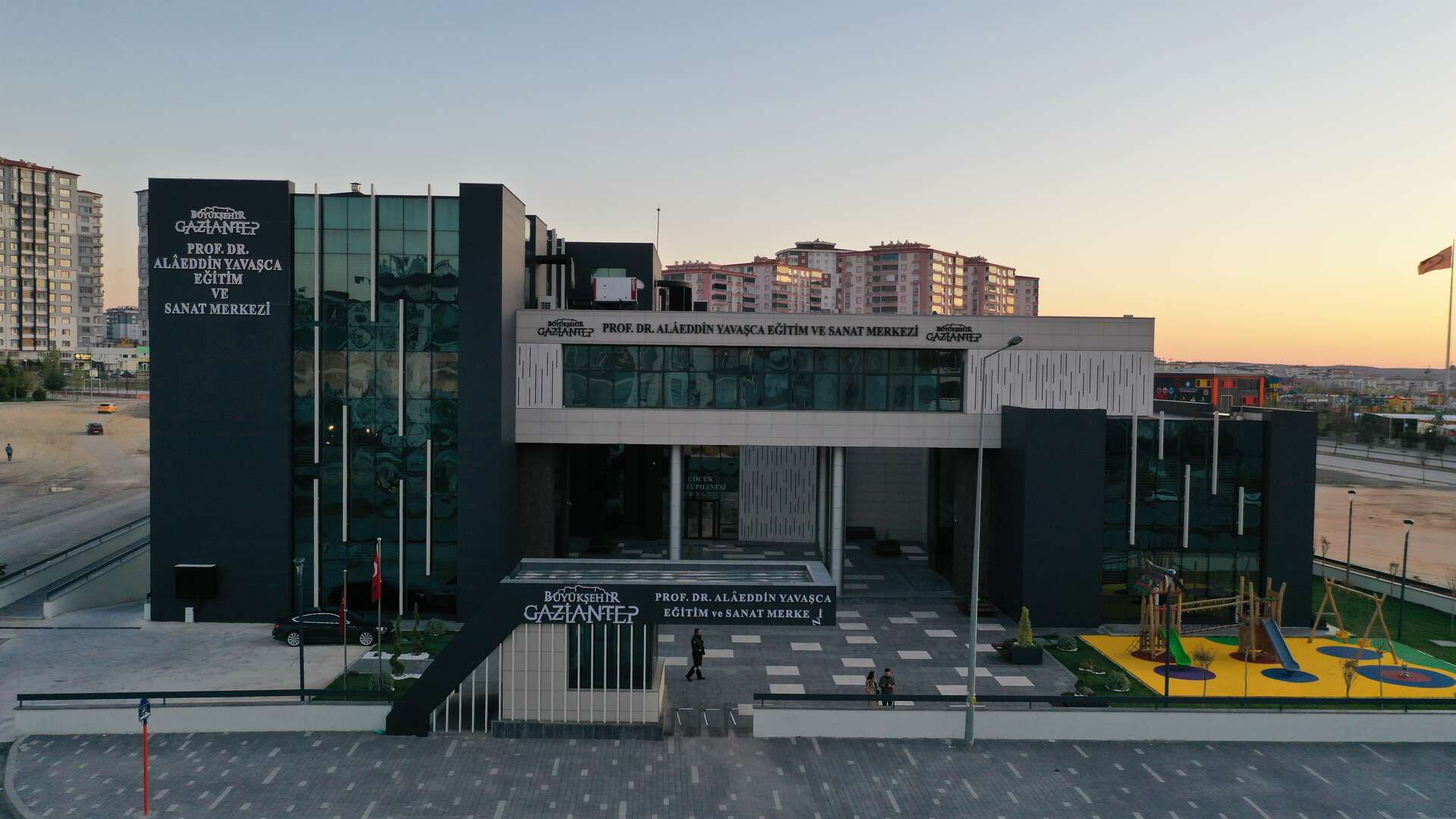 GAZİANTEP PROF.DR. ALÂEDDİN YAVAŞCA KÜLTÜR MERKEZİ