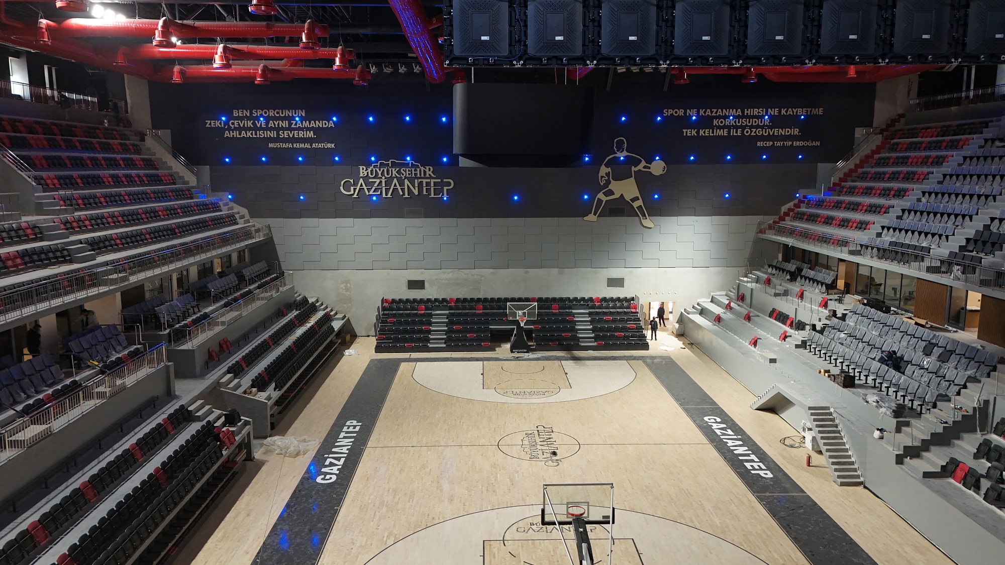 KAMİL OCAK KAPALI SPOR SALONU